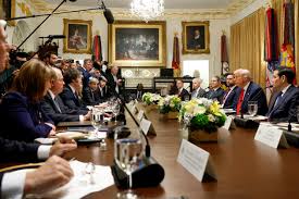/imagenes/trump_milei_10-25.jpg